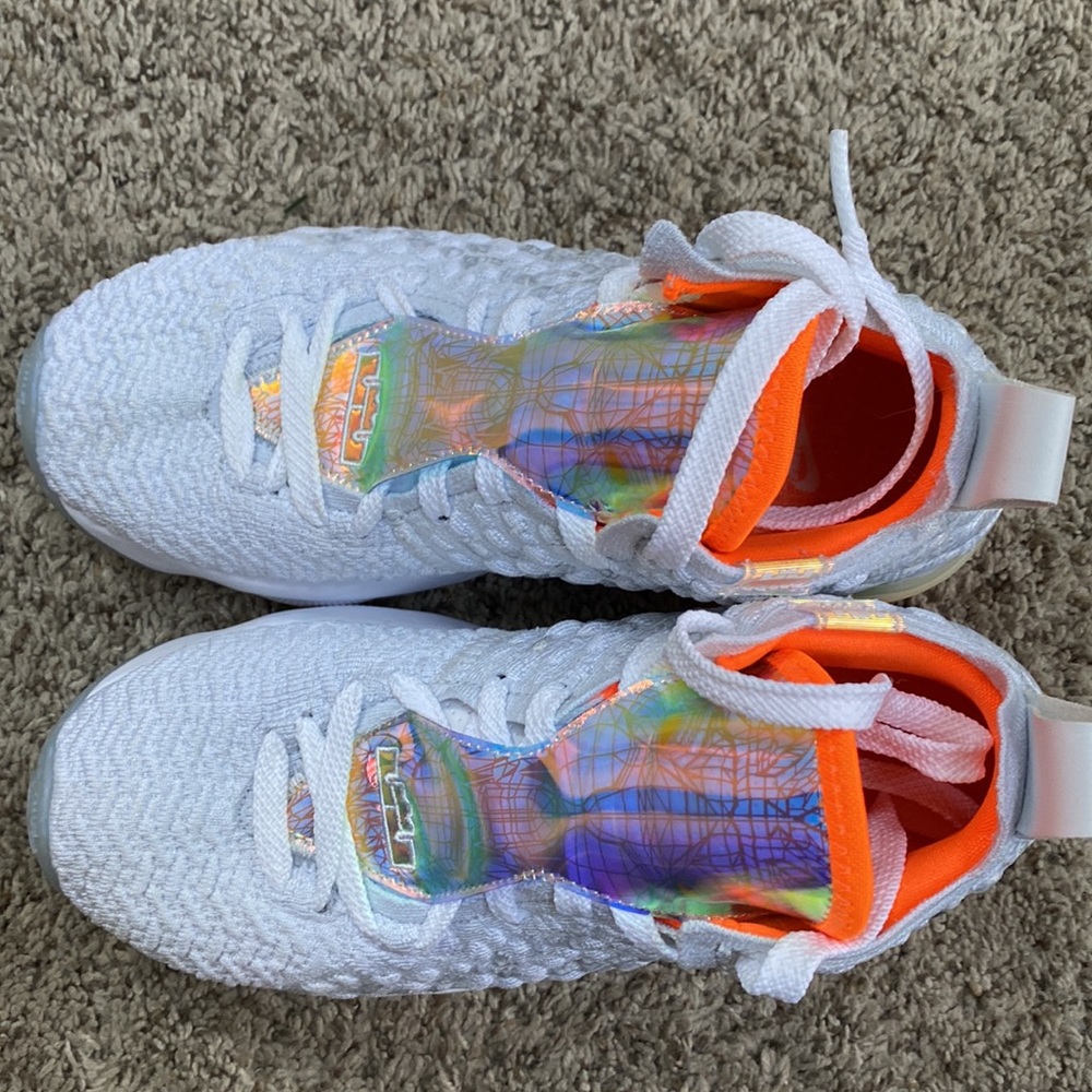 Lebron XVII LMTD - Picture 5 of 6